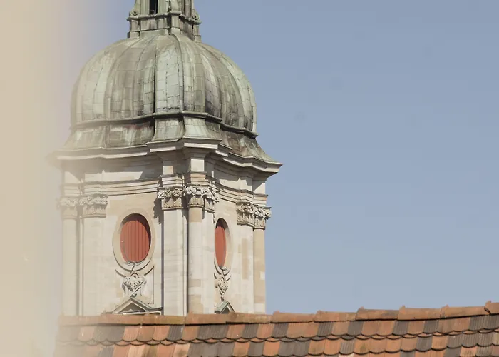 Vadian Garni فندق 2*